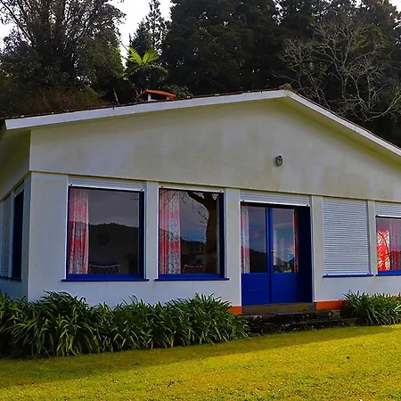 Casa Do Garajau * Furnas (Azores)